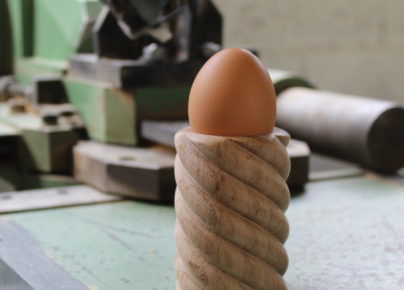 Coquetier original torsadé