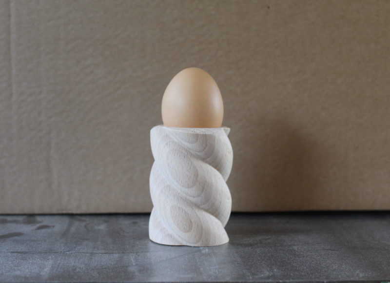Coquetier original torsadé