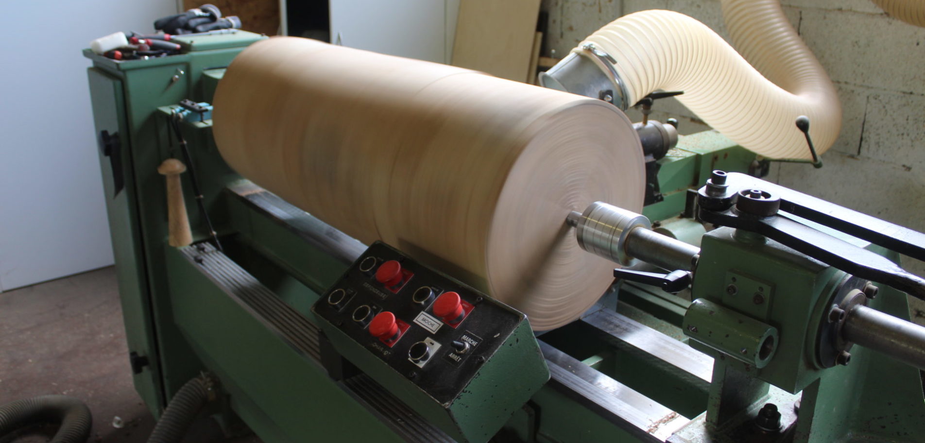 Artisan tourneur sur bois