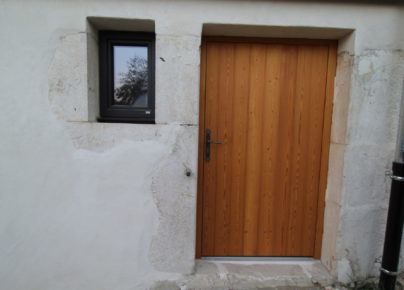 porte d'entrée en bois